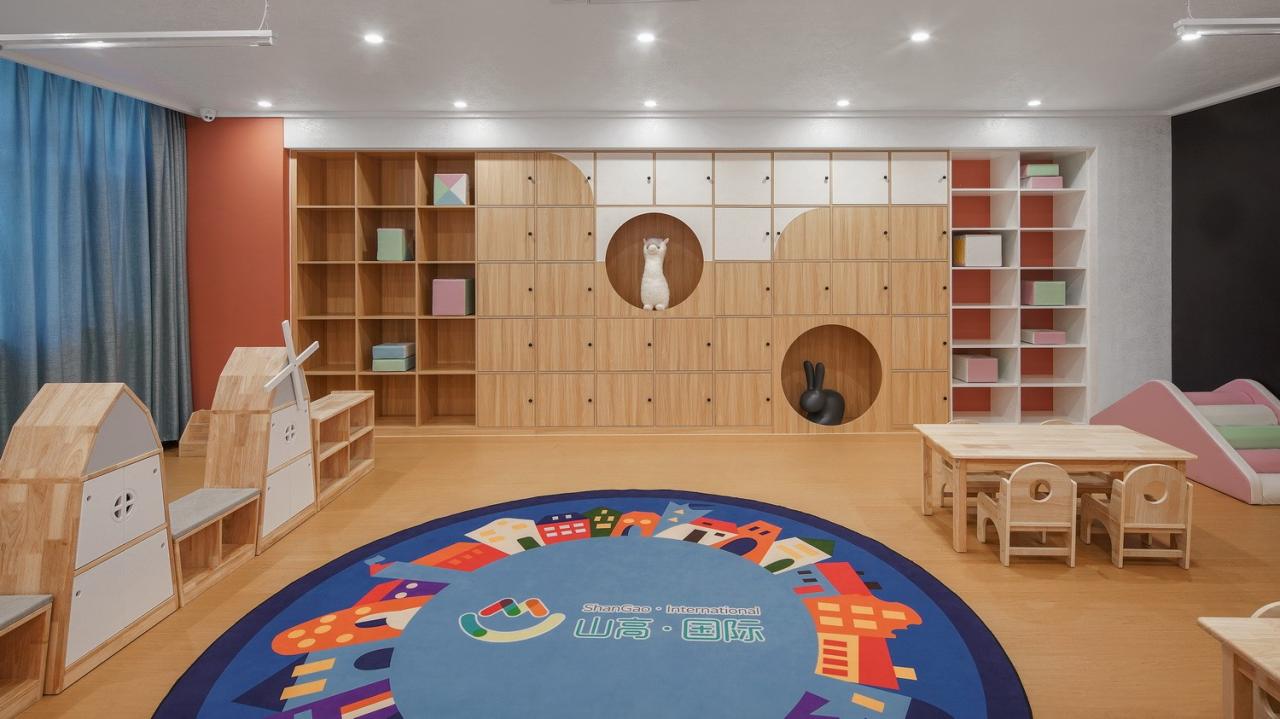 BIM建筑|海口山高幼儿园：一座位于高铁站下的幼儿园,如何征服小朋友 / DIKA新作