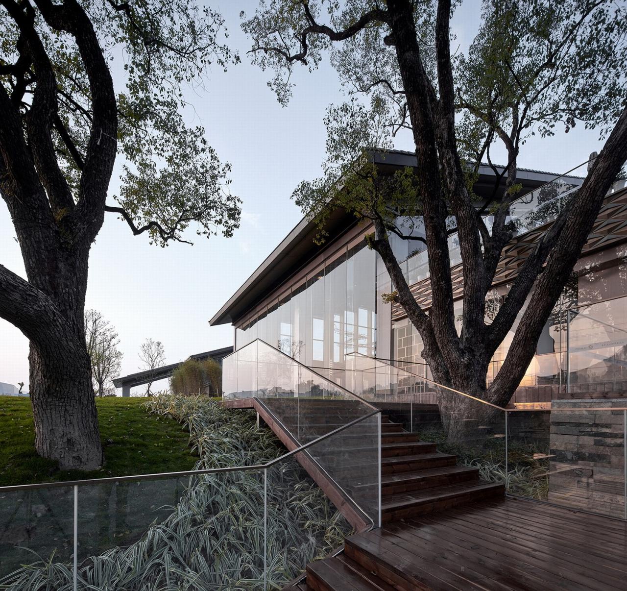 BIM建筑|山水间的“负空间”营造 ——漓江文化旅游度假区塔山会馆 / UA尤安设计