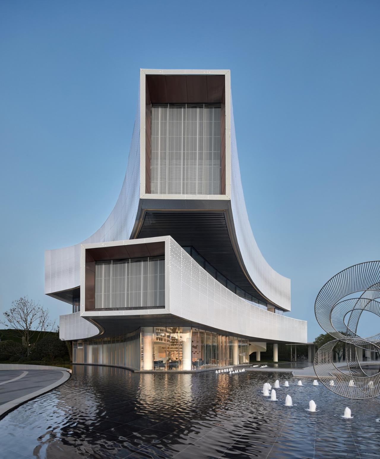 BIM建筑|以可感知温度充盈场所空间：徐州三盛·中城展示中心 / UA尤安设计