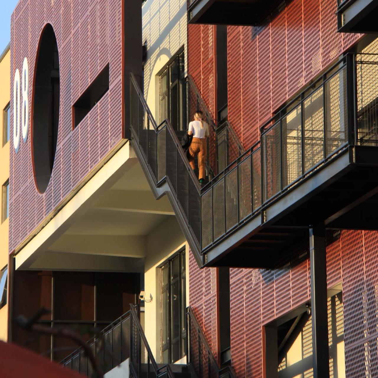 BIM建筑|华谊万创·新所迷宫墙 / 行之建筑设计事务所