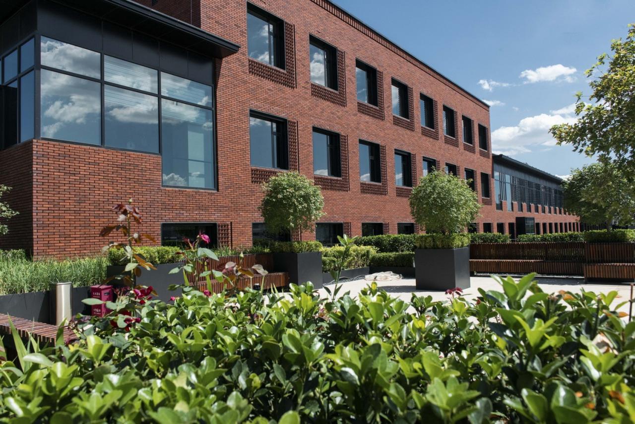 BIM建筑|护城河上的一段记忆迭代：总部办公楼更新 / 北京城建设计发展集团股份有限公司