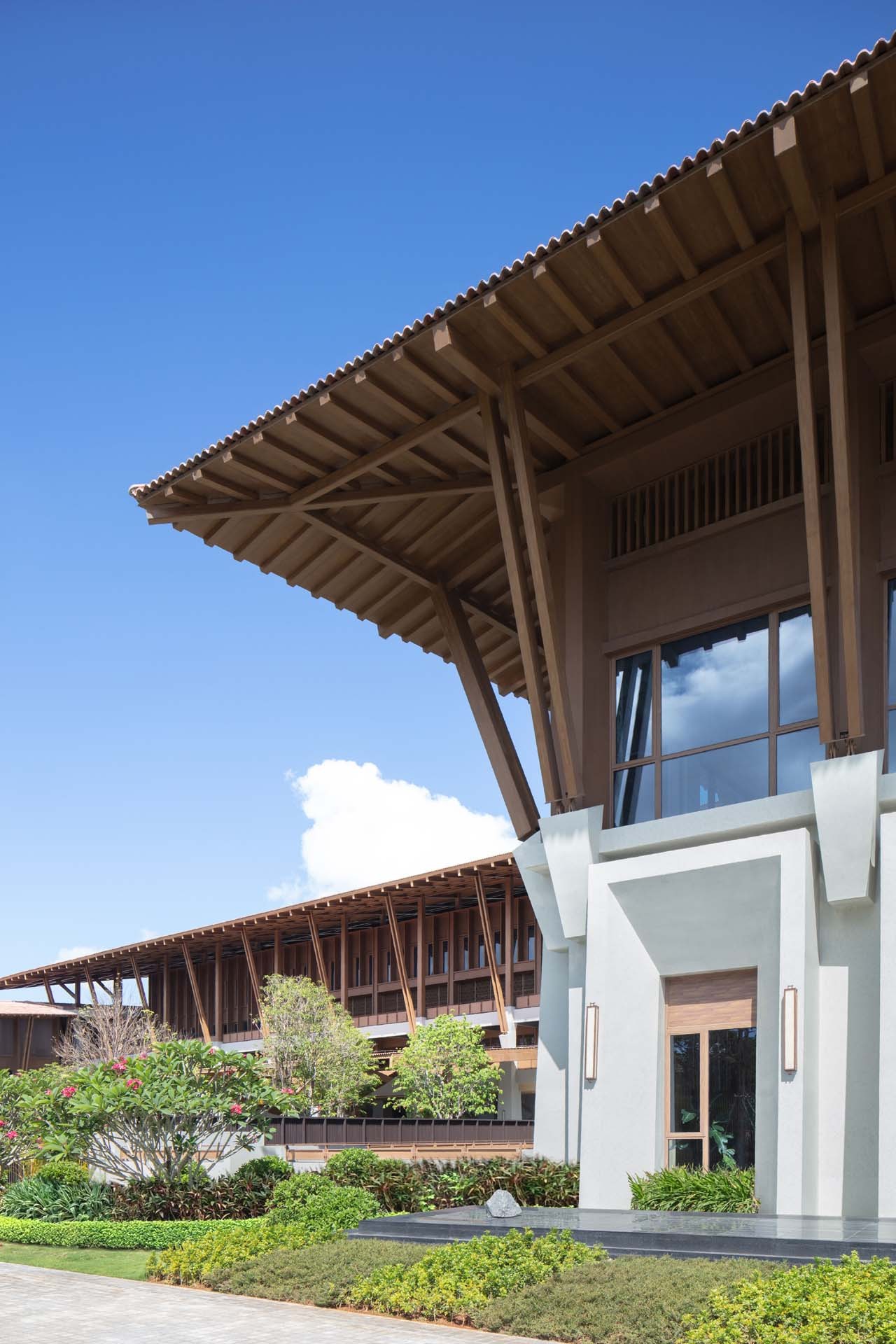 BIM建筑|三亚海棠湾医养示范中心 / line+建筑事务所