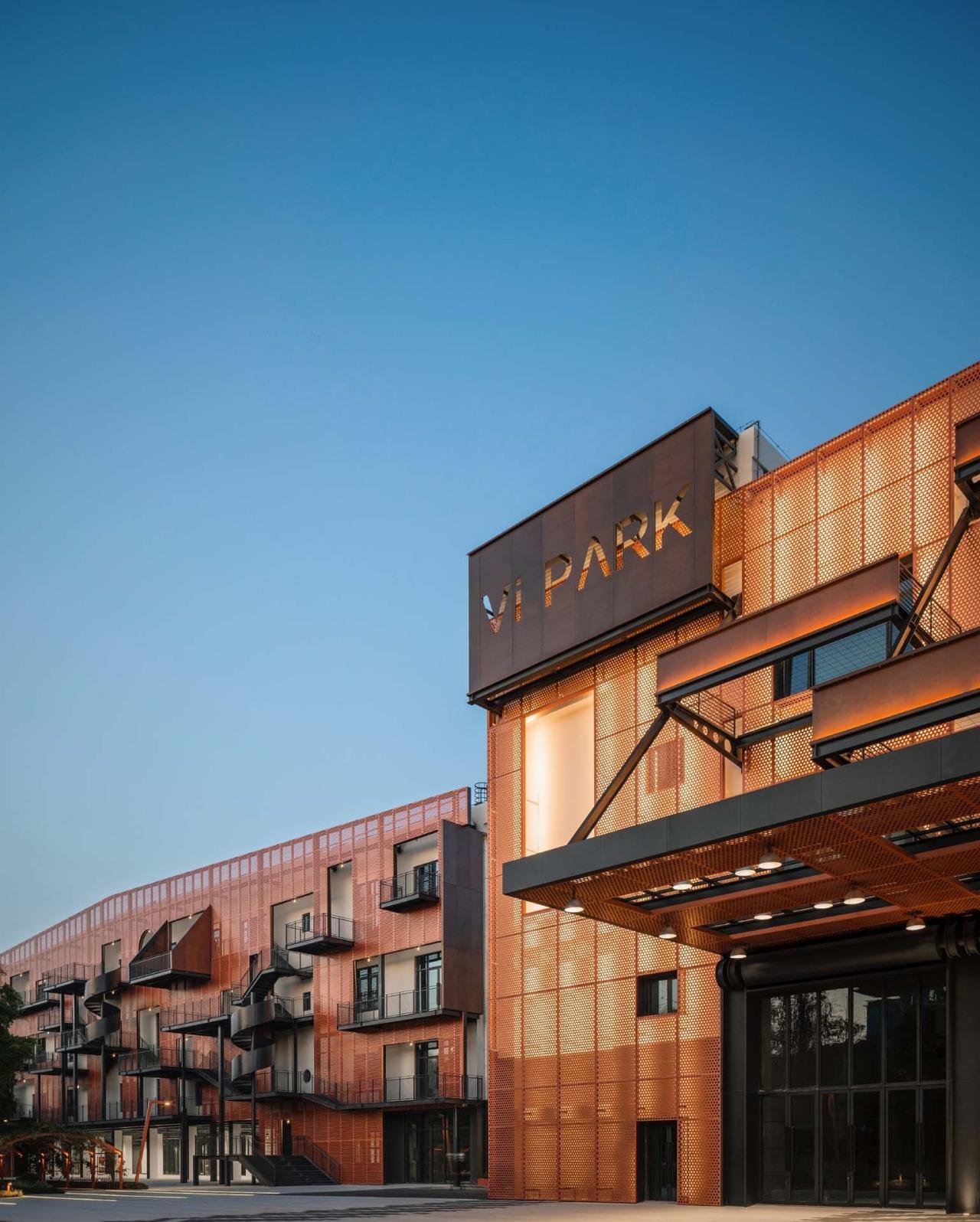 BIM建筑|华谊万创·新所迷宫墙 / 行之建筑设计事务所