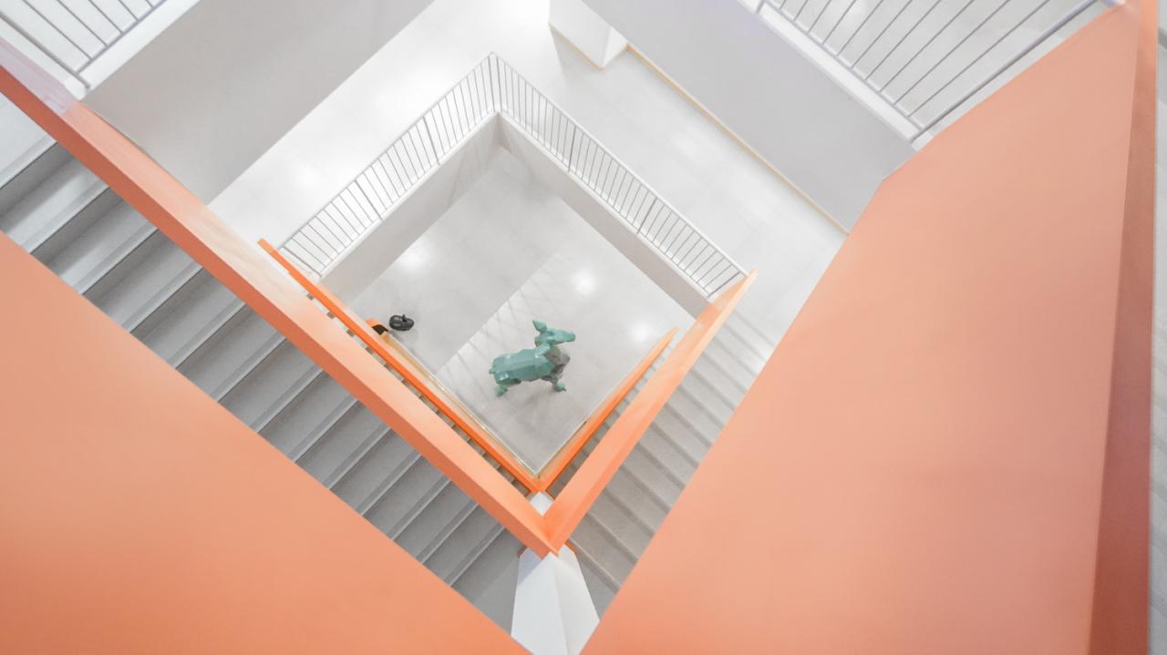 BIM建筑|海口山高幼儿园：一座位于高铁站下的幼儿园,如何征服小朋友 / DIKA新作