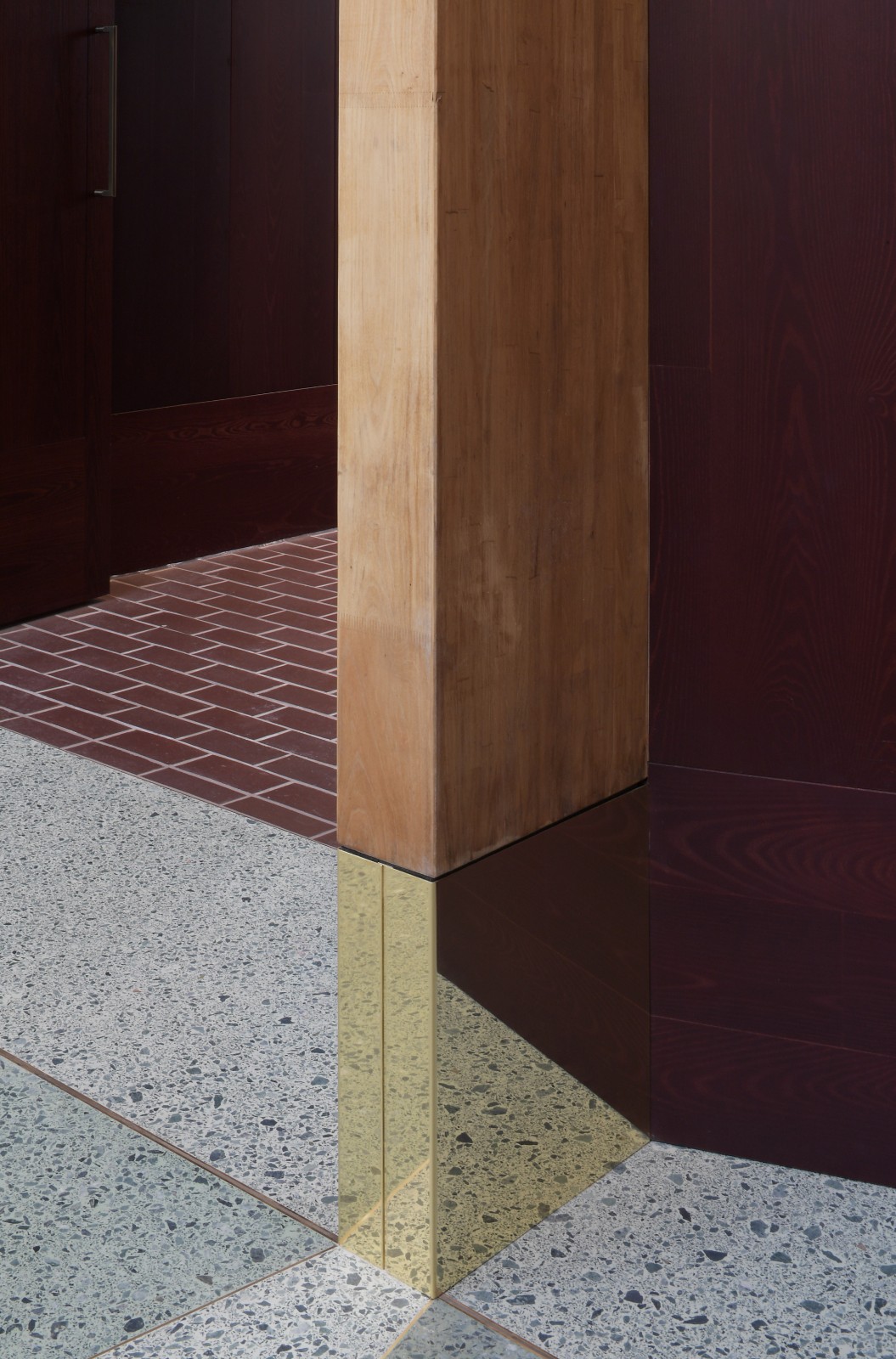 BIM建筑|复古绿釉，剑桥大学食堂 / Feilden Fowles