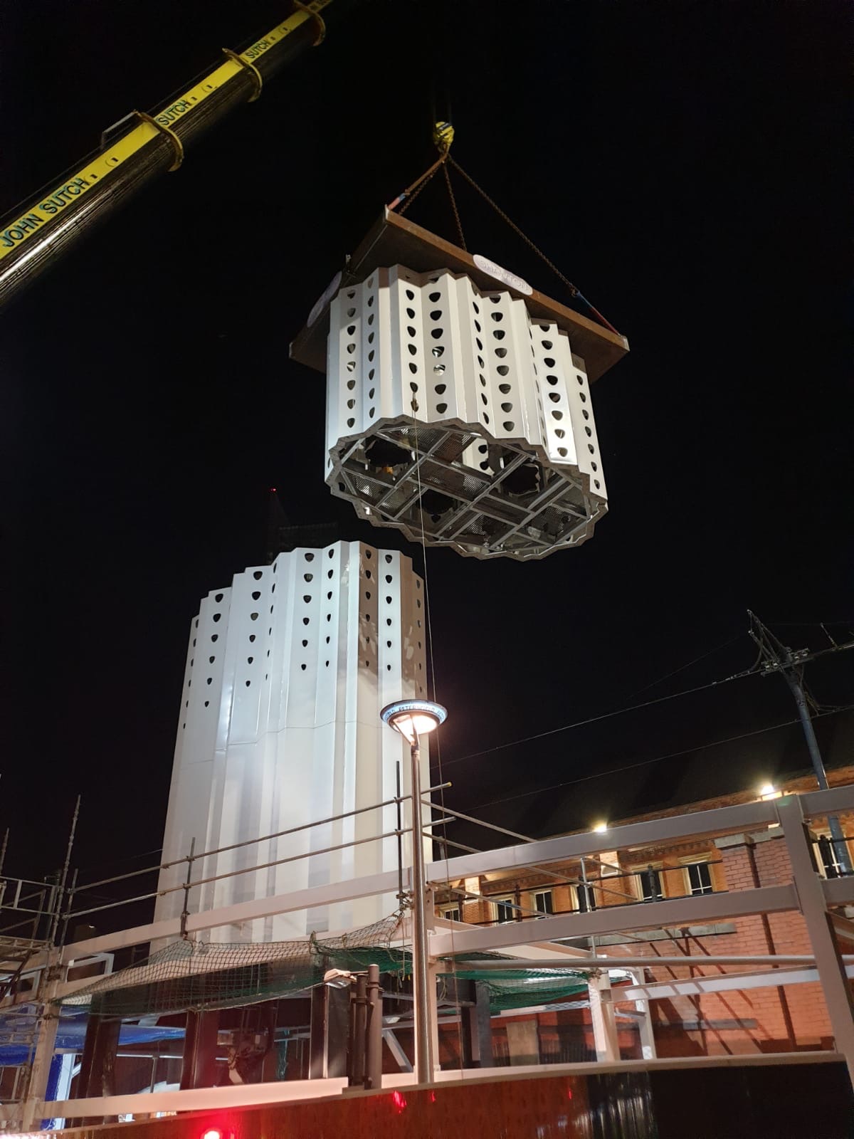 BIM建筑|结构创新：‘壳层镂空’光之塔与能量之墙 / Tonkin Liu