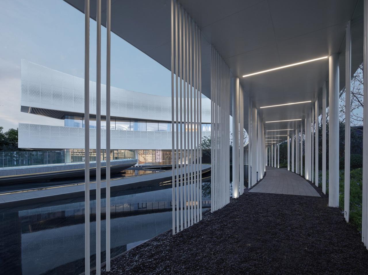 BIM建筑|以可感知温度充盈场所空间：徐州三盛·中城展示中心 / UA尤安设计