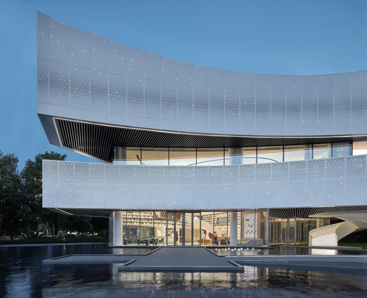 BIM建筑|以可感知温度充盈场所空间：徐州三盛·中城展示中心 / UA尤安设计