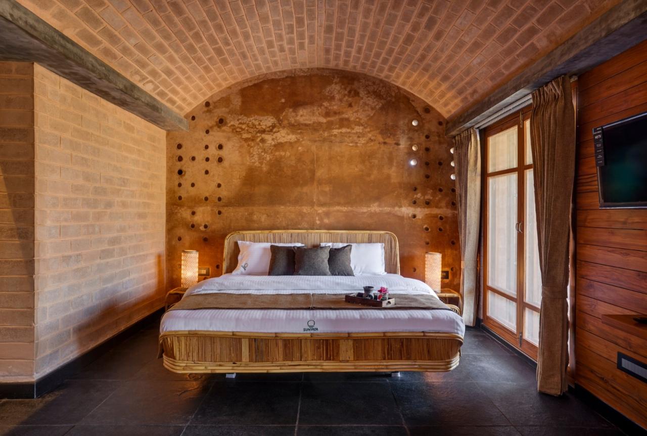 BIM建筑|本土材料与传统工艺，Sunyata 生态酒店 / Design Kacheri