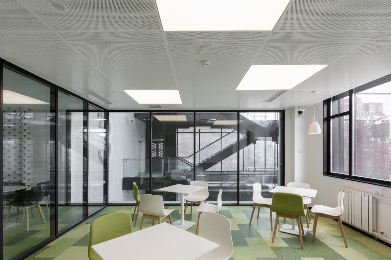 BIM建筑|护城河上的一段记忆迭代：总部办公楼更新 / 北京城建设计发展集团股份有限公司