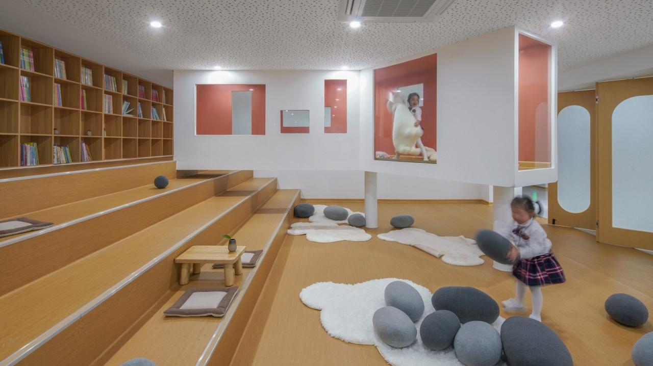 BIM建筑|海口山高幼儿园：一座位于高铁站下的幼儿园,如何征服小朋友 / DIKA新作
