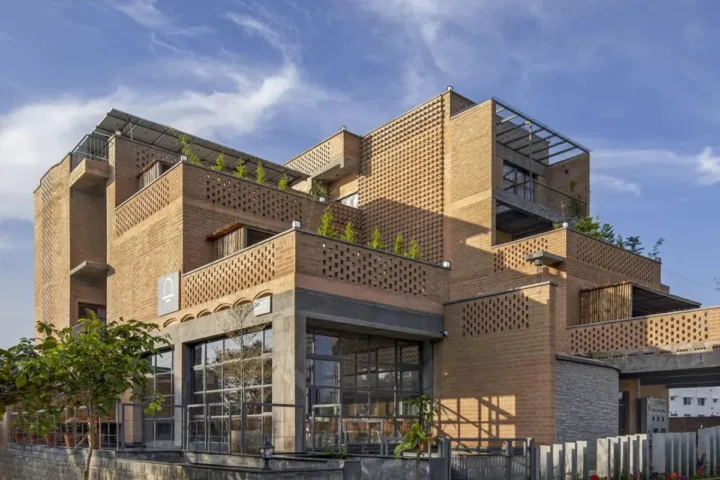 BIM建筑|本土材料与传统工艺，Sunyata 生态酒店 / Design Kacheri