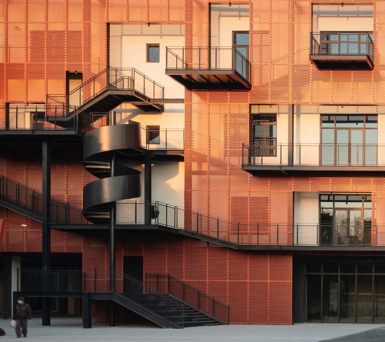 BIM建筑|华谊万创·新所迷宫墙 / 行之建筑设计事务所