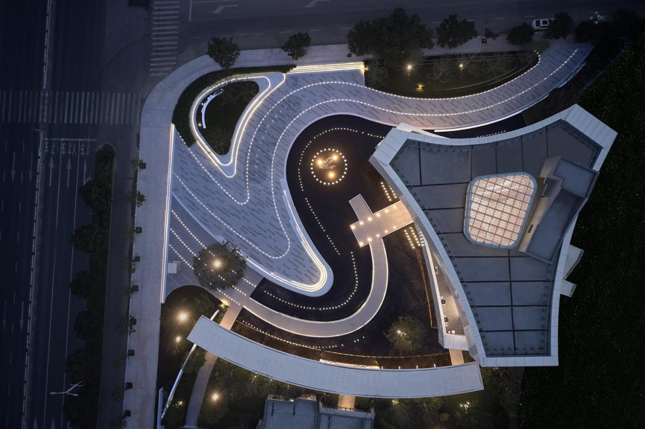 BIM建筑|以可感知温度充盈场所空间：徐州三盛·中城展示中心 / UA尤安设计