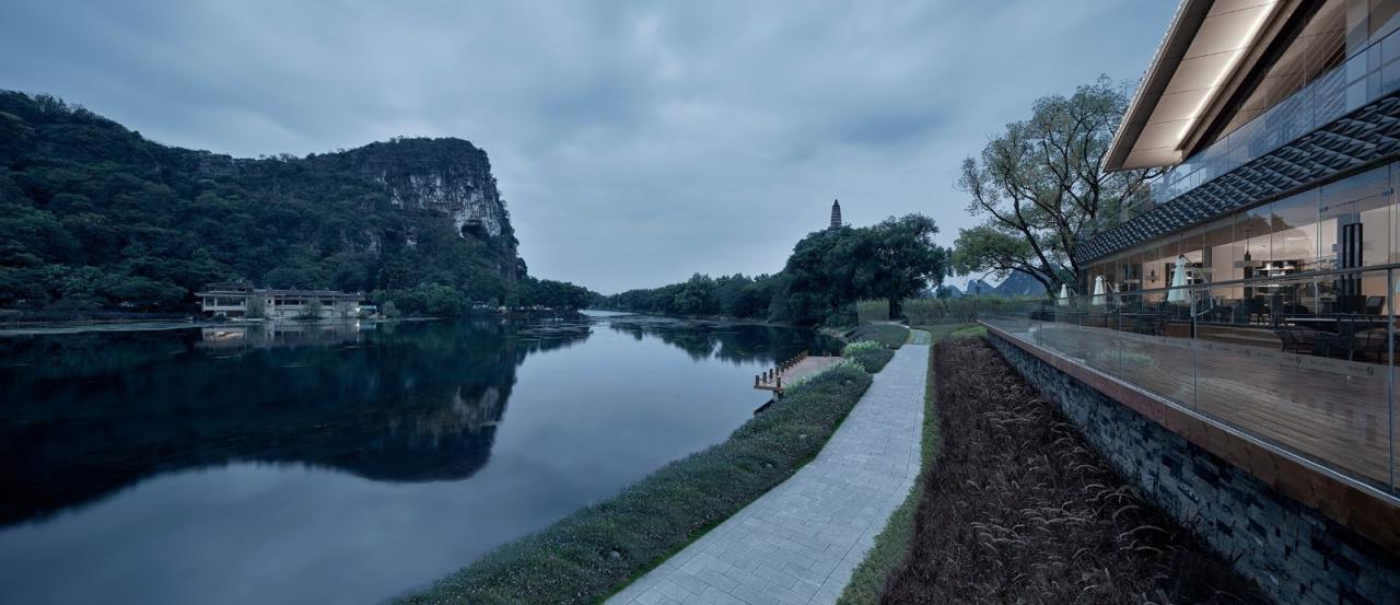 BIM建筑|山水间的“负空间”营造 ——漓江文化旅游度假区塔山会馆 / UA尤安设计