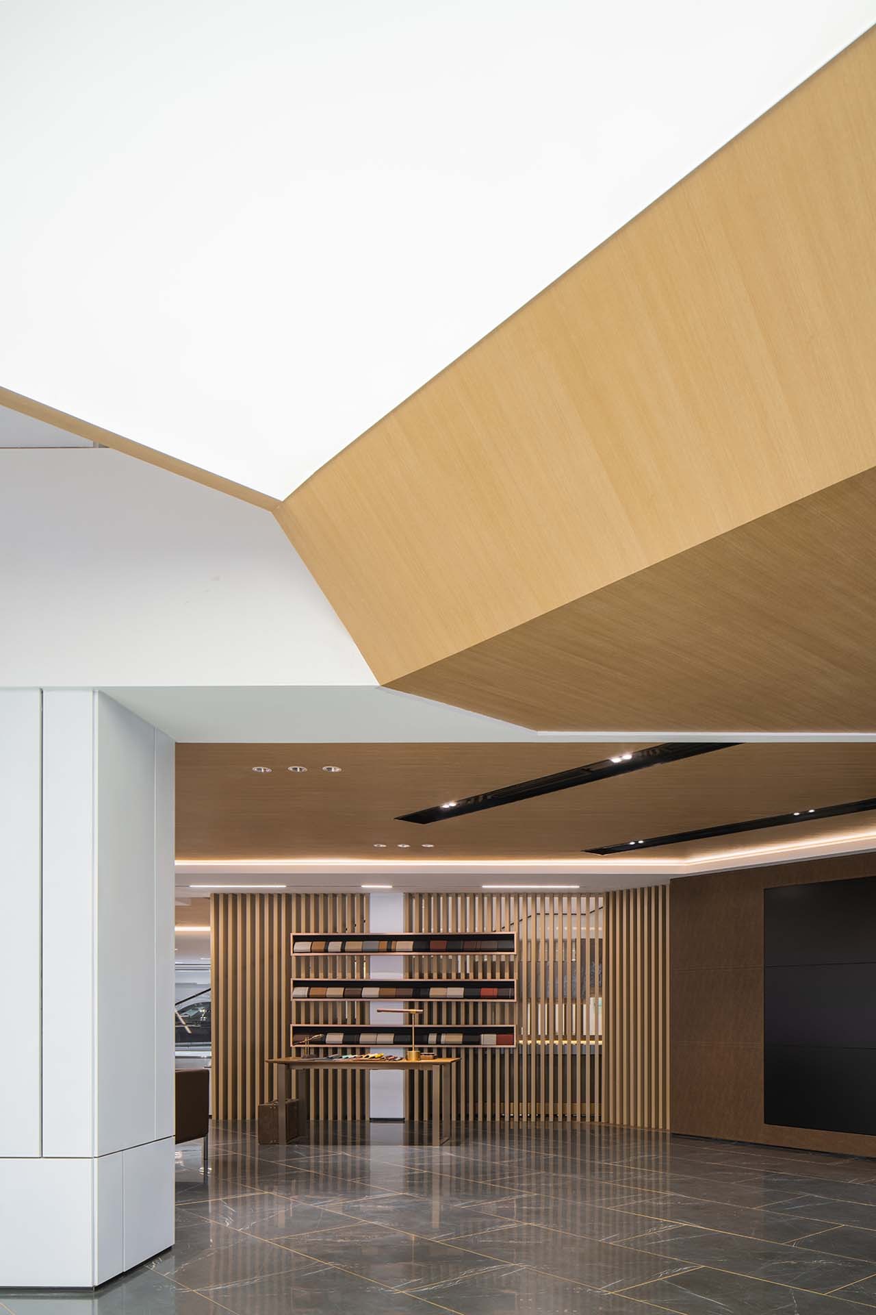 BIM建筑|成都BMW宝马体验中心 / 朱海博建筑设计事务所