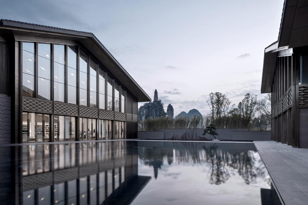 BIM建筑|山水间的“负空间”营造 ——漓江文化旅游度假区塔山会馆 / UA尤安设计