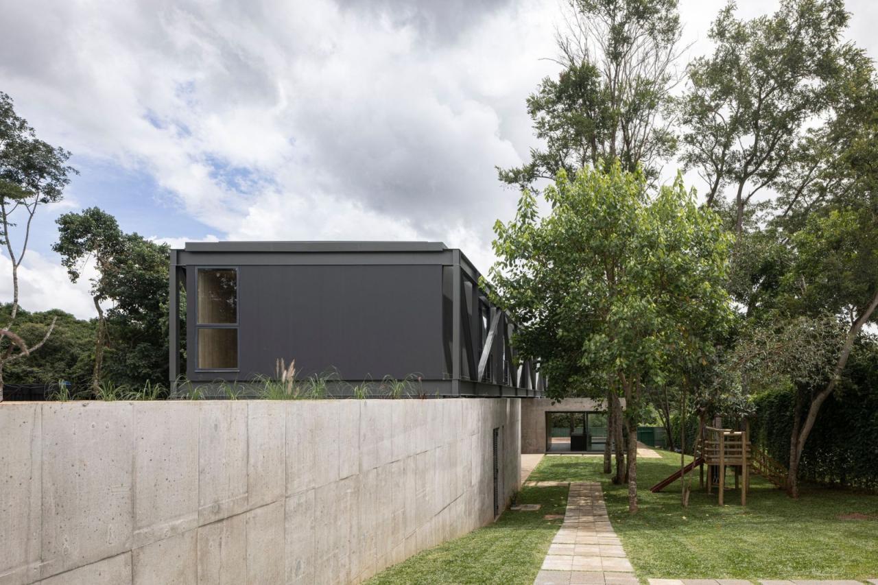 BIM建筑|拼接式住宅：Habka 之家 / Estúdio MRGB