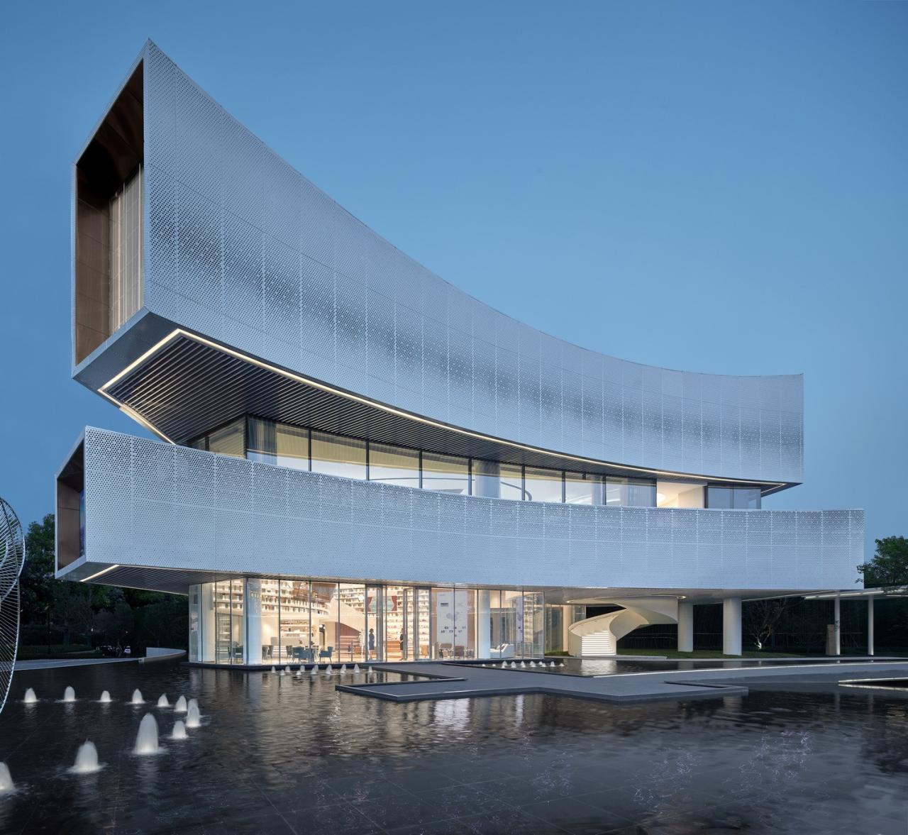 BIM建筑|以可感知温度充盈场所空间：徐州三盛·中城展示中心 / UA尤安设计