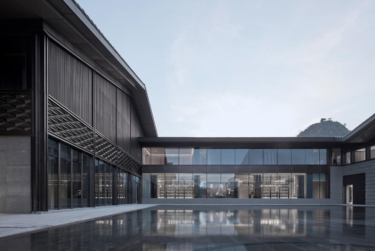 BIM建筑|山水间的“负空间”营造 ——漓江文化旅游度假区塔山会馆 / UA尤安设计