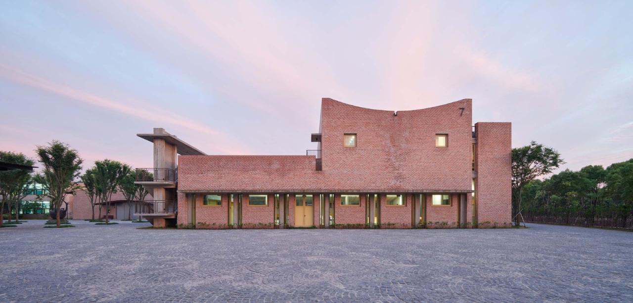 BIM建筑|​工坊式的校园：丁蜀成校 / 亘建筑事务所