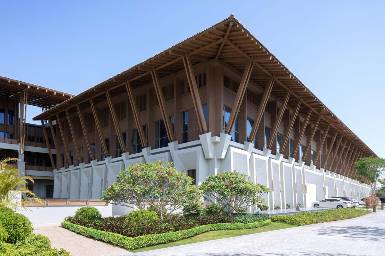 BIM建筑|三亚海棠湾医养示范中心 / line+建筑事务所