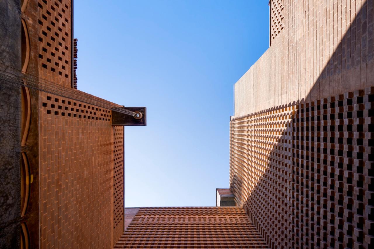 BIM建筑|本土材料与传统工艺，Sunyata 生态酒店 / Design Kacheri