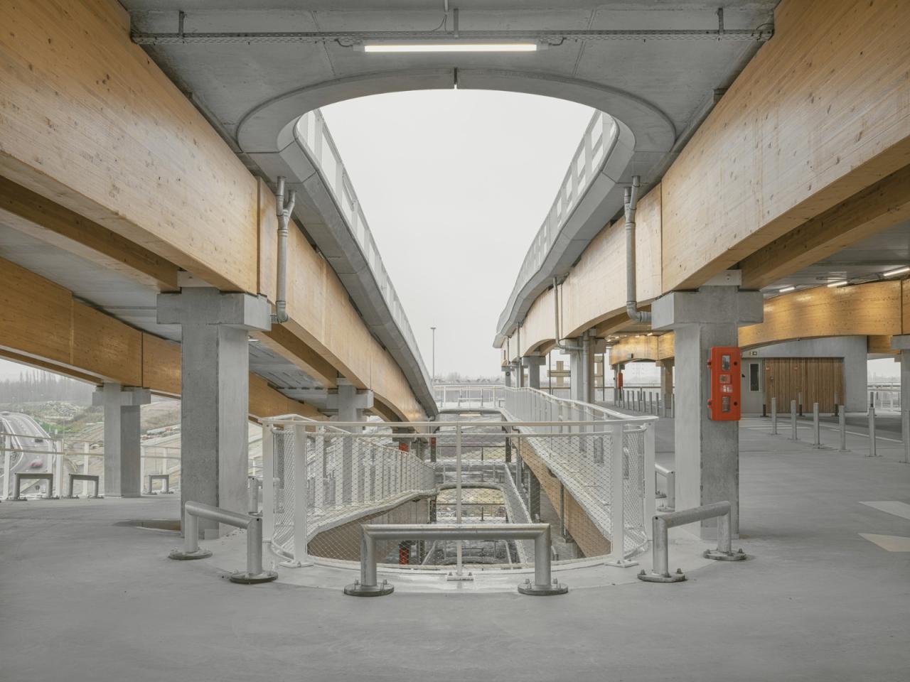 BIM建筑|Park+Ride新模式，私人交通+公交交通 / HUB