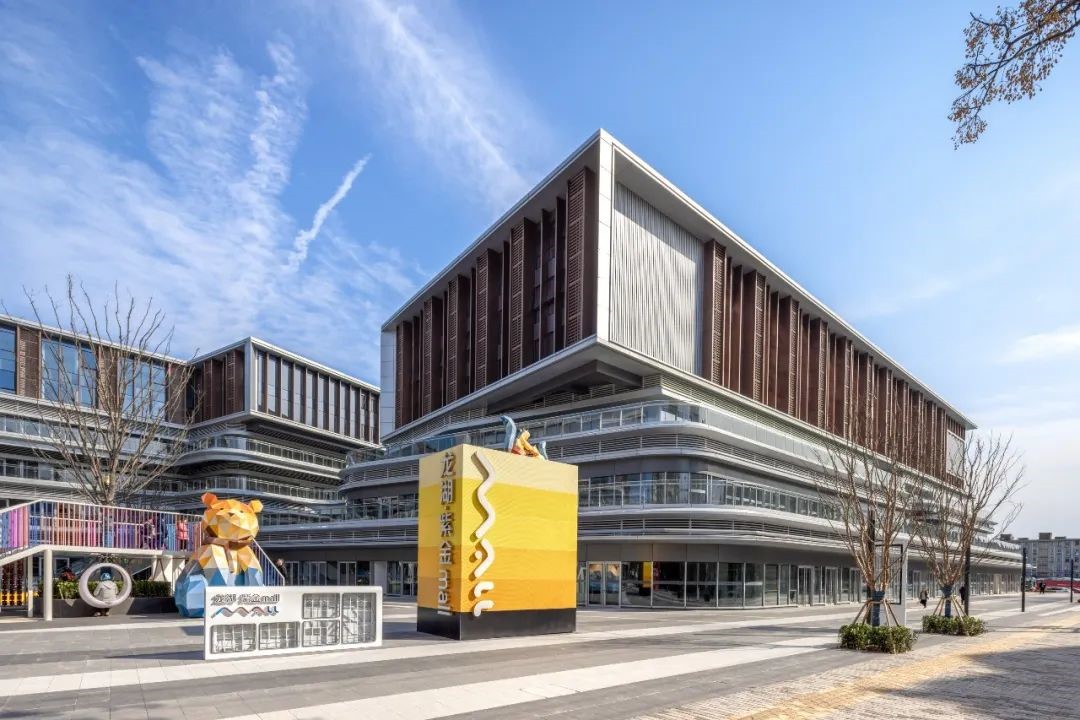 BIM建筑|南京龙湖紫金Mall-玩转“+－×÷”法，巧解梦想社区生活方程式 / 三益建筑