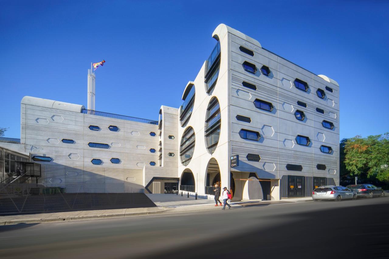 BIM建筑|‘半成品’建筑：圣基尔达，维多利亚傲娇中心 / BAU+Grant Amon