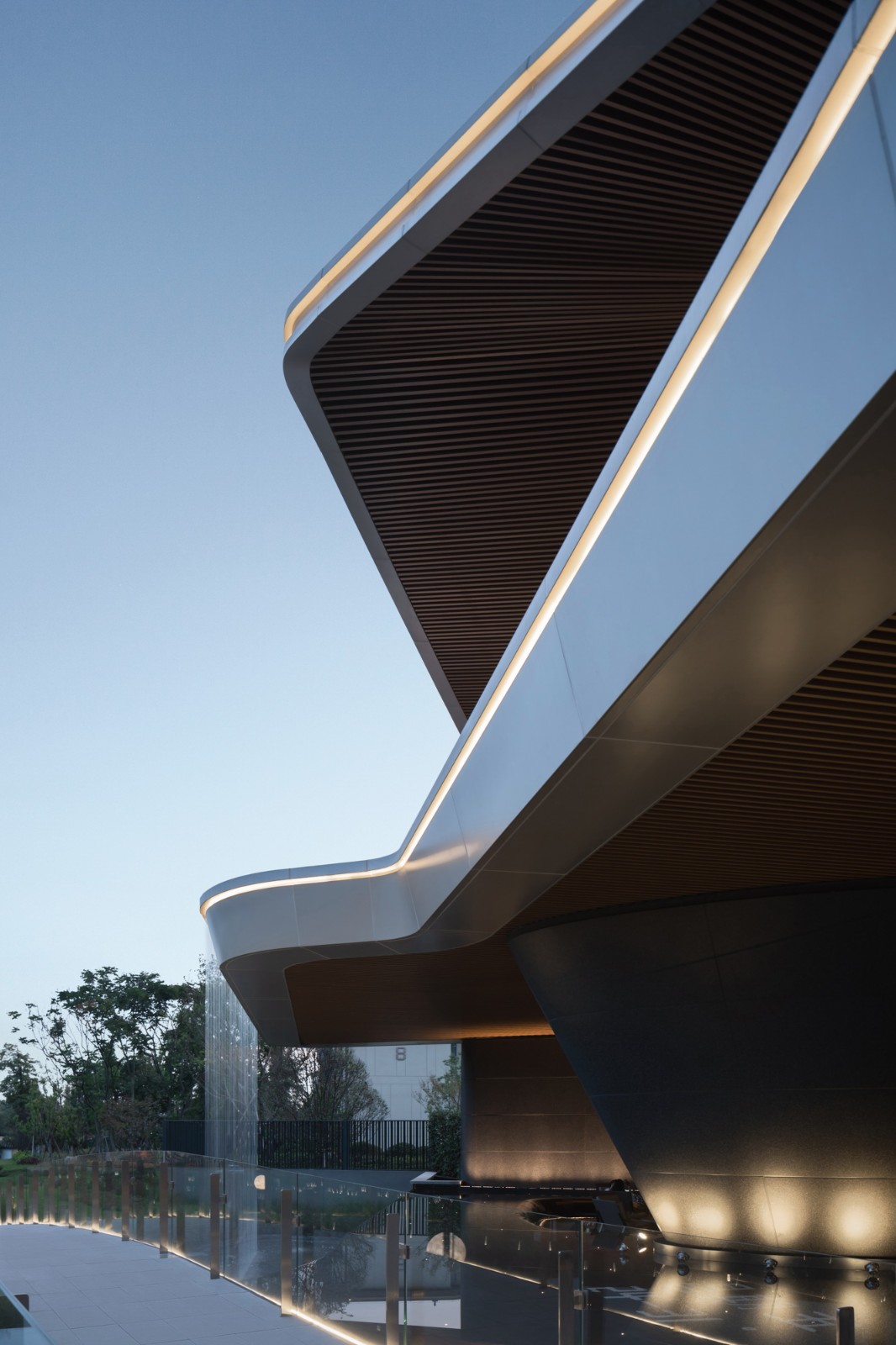 BIM建筑|漂浮艺居 舟泊烟渚：成都首开金地 • 鹭鸣北湖 / 成执设计