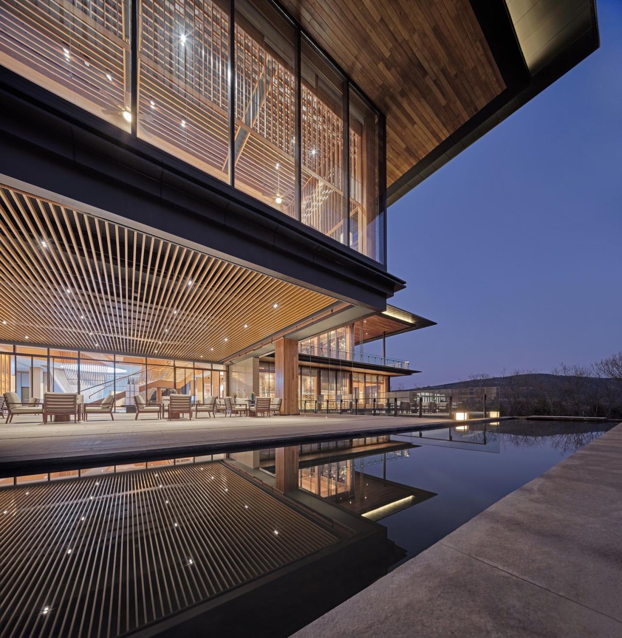 BIM建筑|生长的长屋：九溪云舒･昆明九溪湖国际生态区体验中心 / UA尤安设计