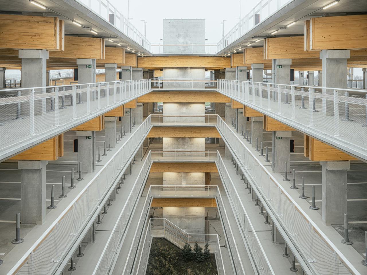 BIM建筑|Park+Ride新模式，私人交通+公交交通 / HUB