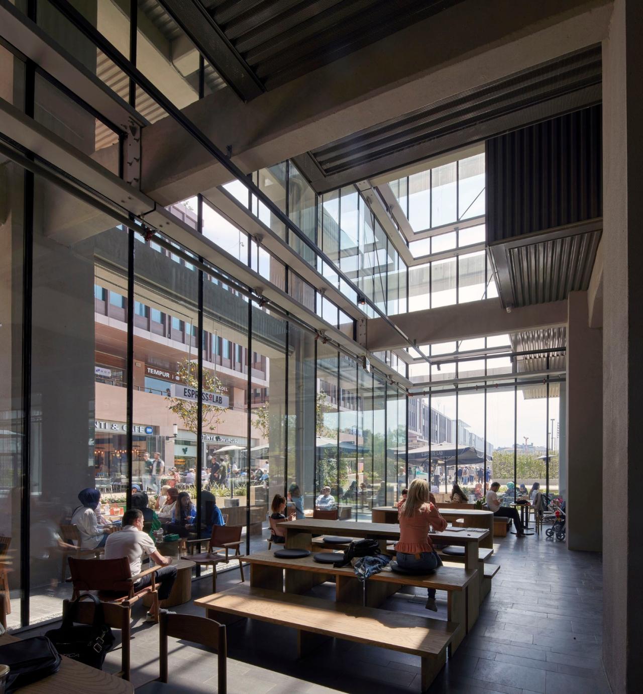 BIM建筑|冲出混凝土框架的盒子，伊斯坦布尔绘画与雕塑美术馆 / EAA - Emre Arolat Architecture