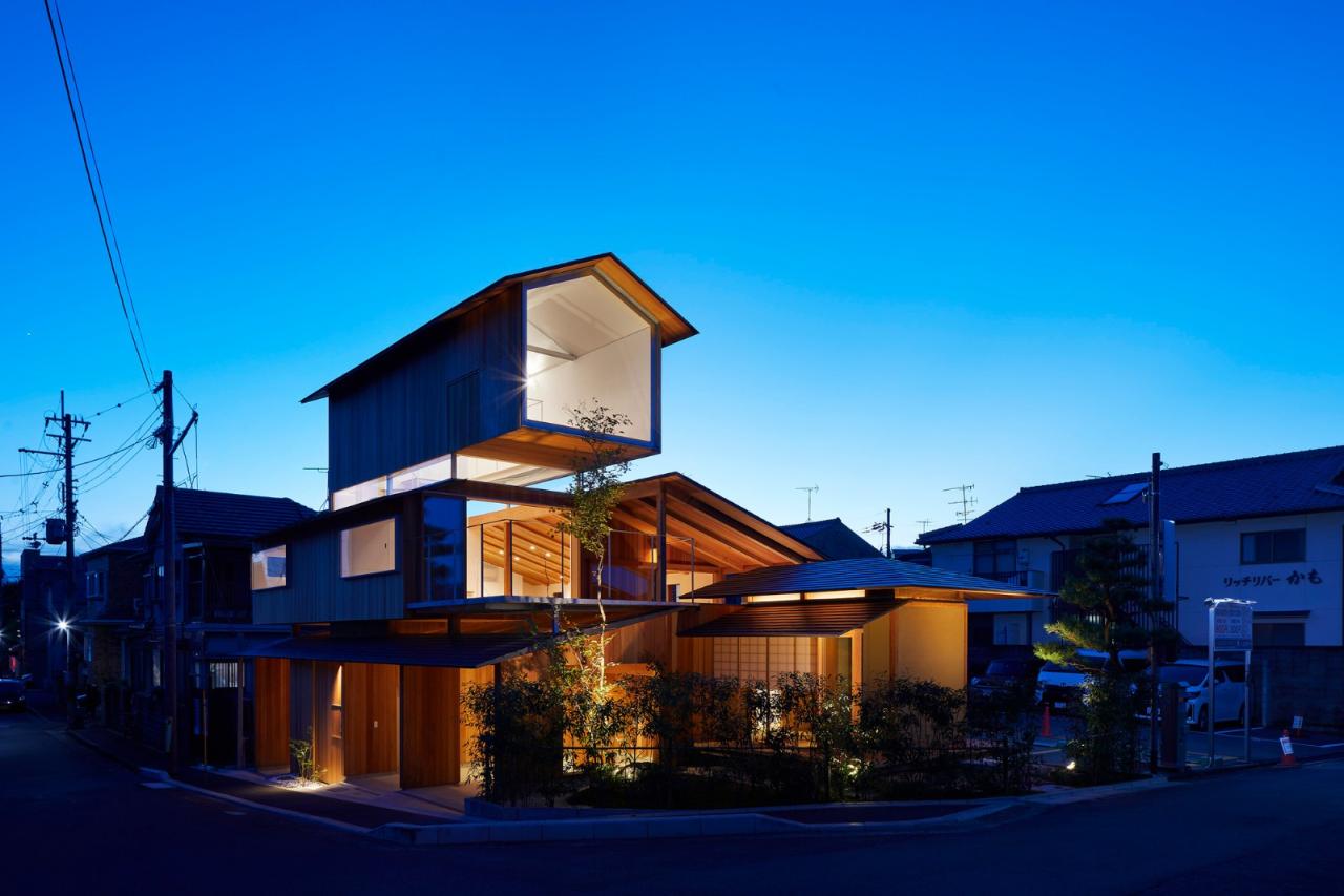 BIM建筑|屋顶相叠的下鸭之家 / 畑友洋建筑设计事务所