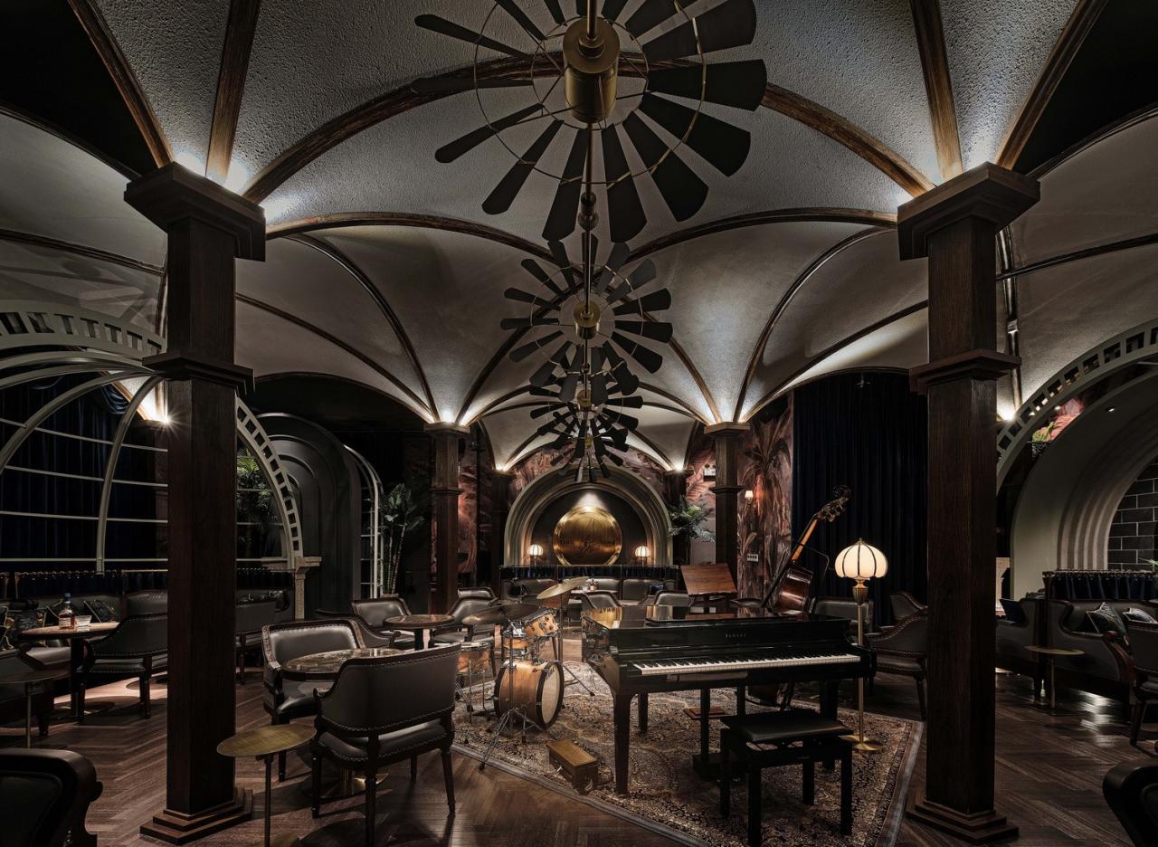 BIM建筑|酒吧：古典峰端的欢乐时光 / TRIOSTUDIO三厘社