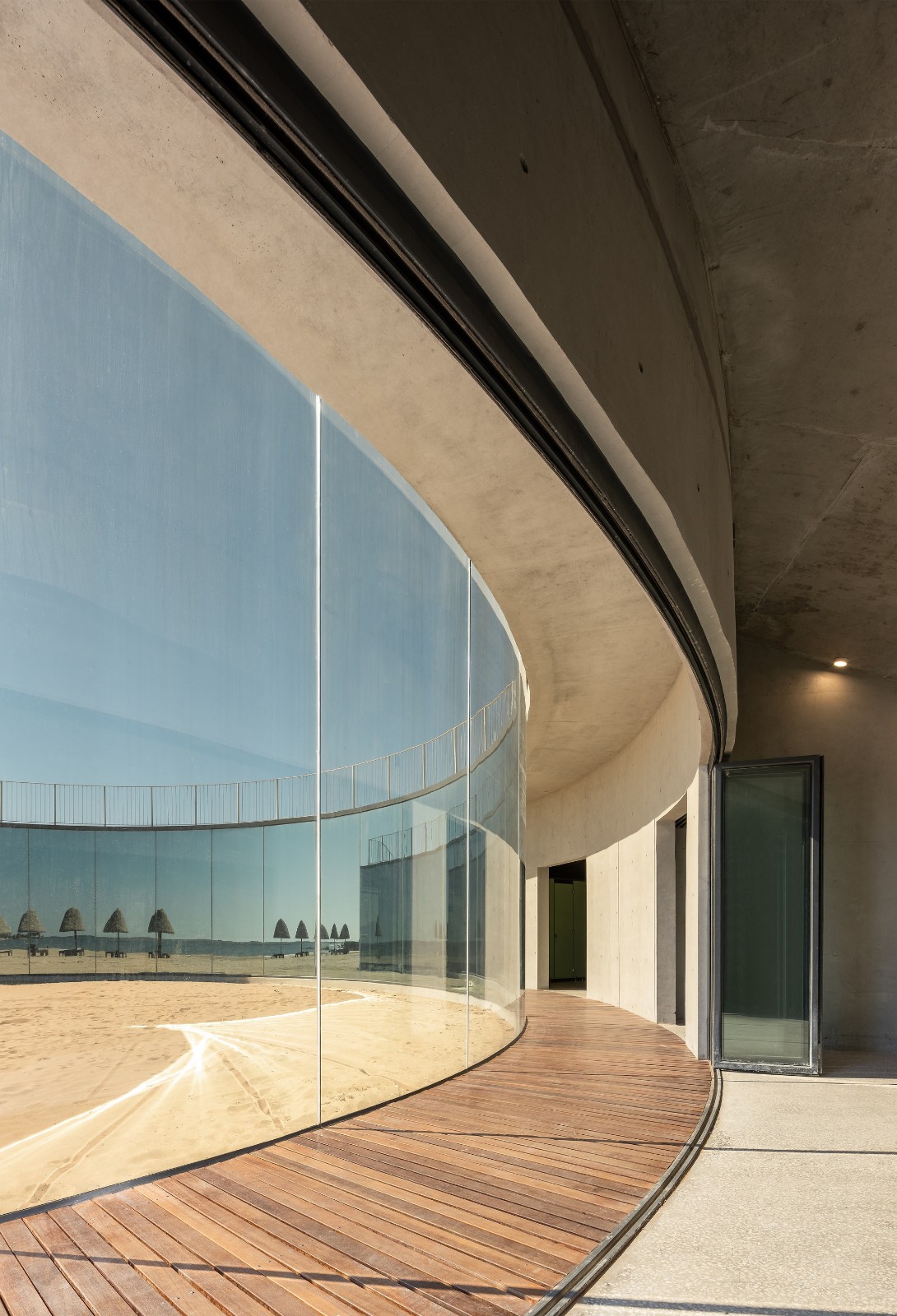 BIM建筑|海边咖啡厅：海之回声 / 同一建筑设计事务所