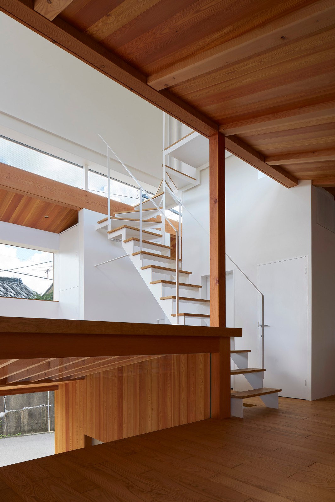 BIM建筑|屋顶相叠的下鸭之家 / 畑友洋建筑设计事务所