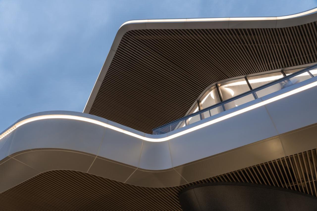 BIM建筑|漂浮艺居 舟泊烟渚：成都首开金地 • 鹭鸣北湖 / 成执设计