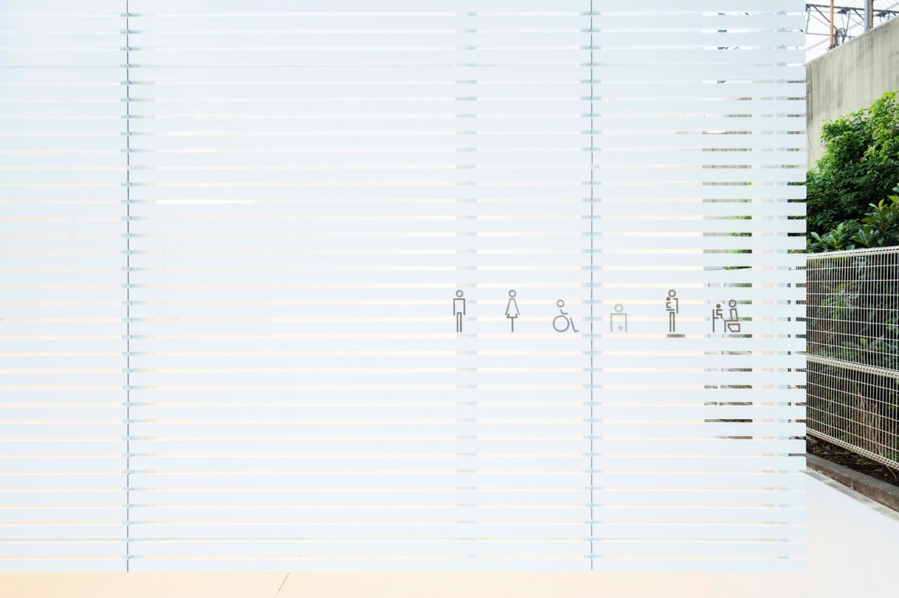 BIM建筑|半透明方块，东京‘纯白’公共卫生间 / SAMURAI