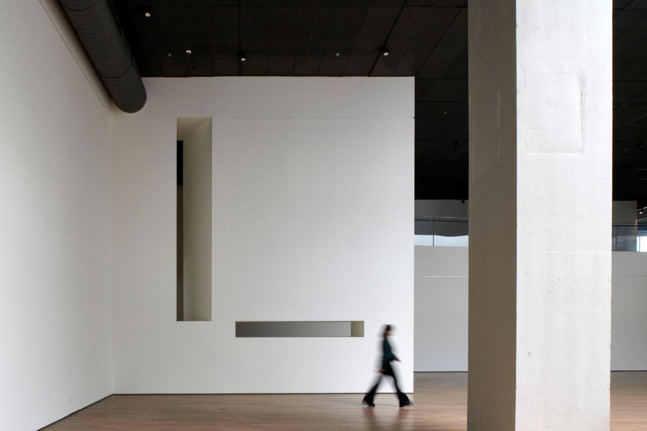 BIM建筑|冲出混凝土框架的盒子，伊斯坦布尔绘画与雕塑美术馆 / EAA - Emre Arolat Architecture