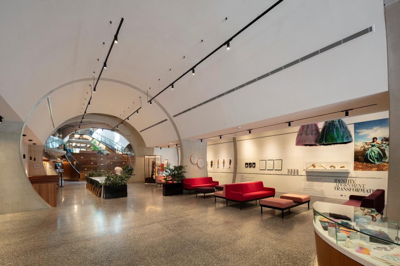 BIM建筑|‘半成品’建筑：圣基尔达，维多利亚傲娇中心 / BAU+Grant Amon