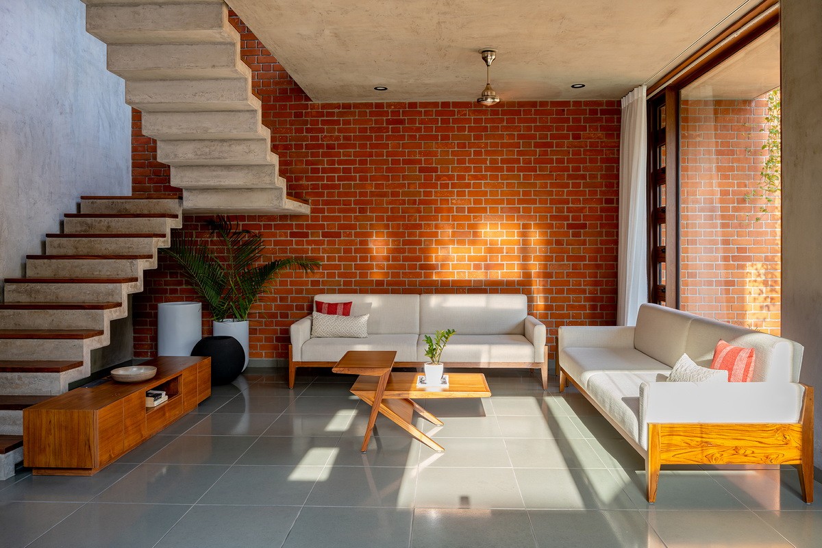 BIM建筑|漂浮庭院住宅 / TRAANSPACE