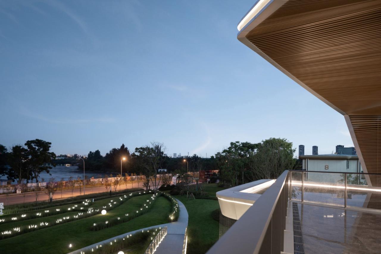 BIM建筑|漂浮艺居 舟泊烟渚：成都首开金地 • 鹭鸣北湖 / 成执设计