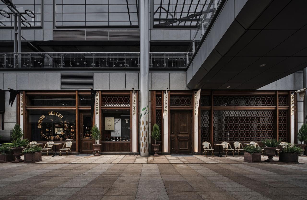 BIM建筑|酒吧：古典峰端的欢乐时光 / TRIOSTUDIO三厘社