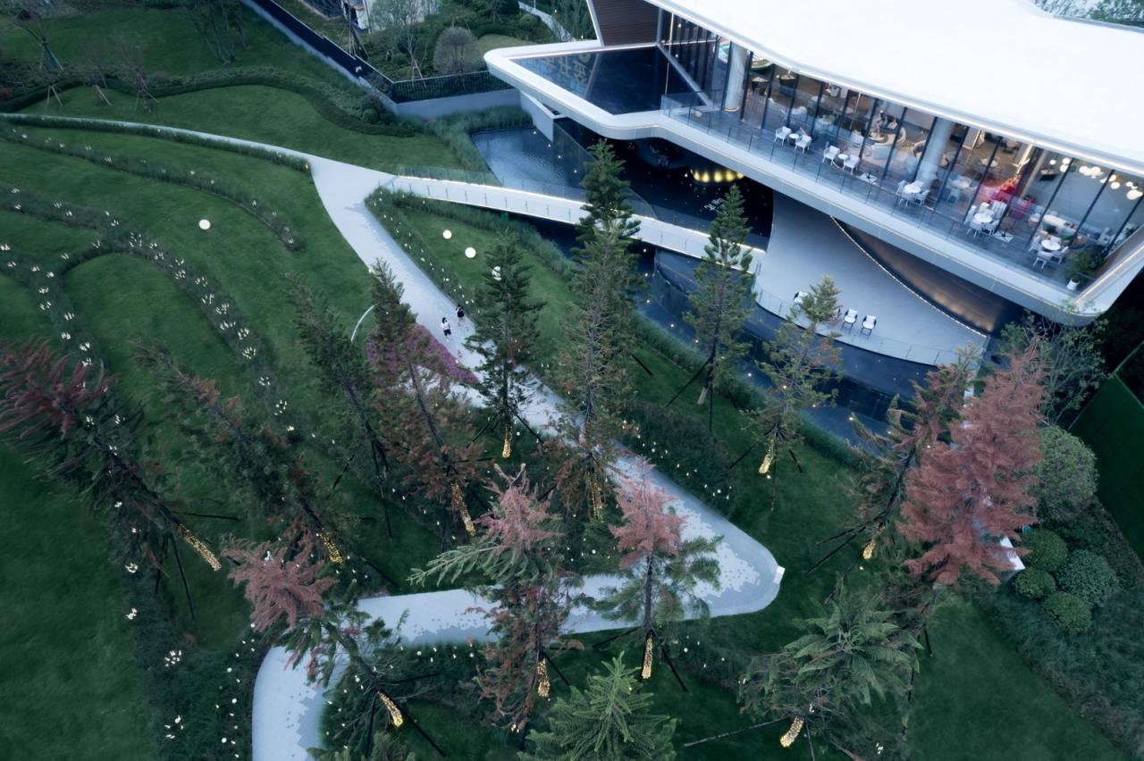 BIM建筑|漂浮艺居 舟泊烟渚：成都首开金地 • 鹭鸣北湖 / 成执设计