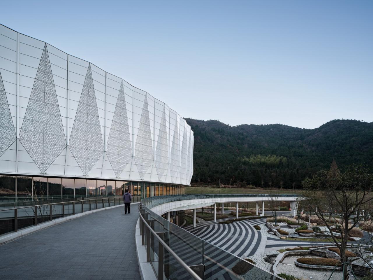 BIM建筑|空间激发运动活力：体育建筑合辑 / goa大象设计