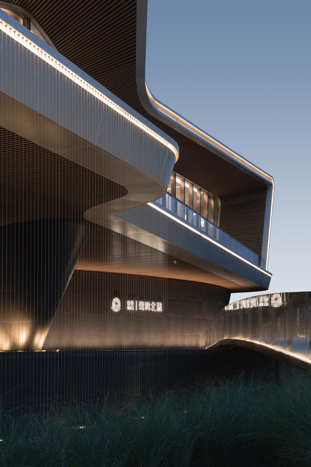 BIM建筑|漂浮艺居 舟泊烟渚：成都首开金地 • 鹭鸣北湖 / 成执设计