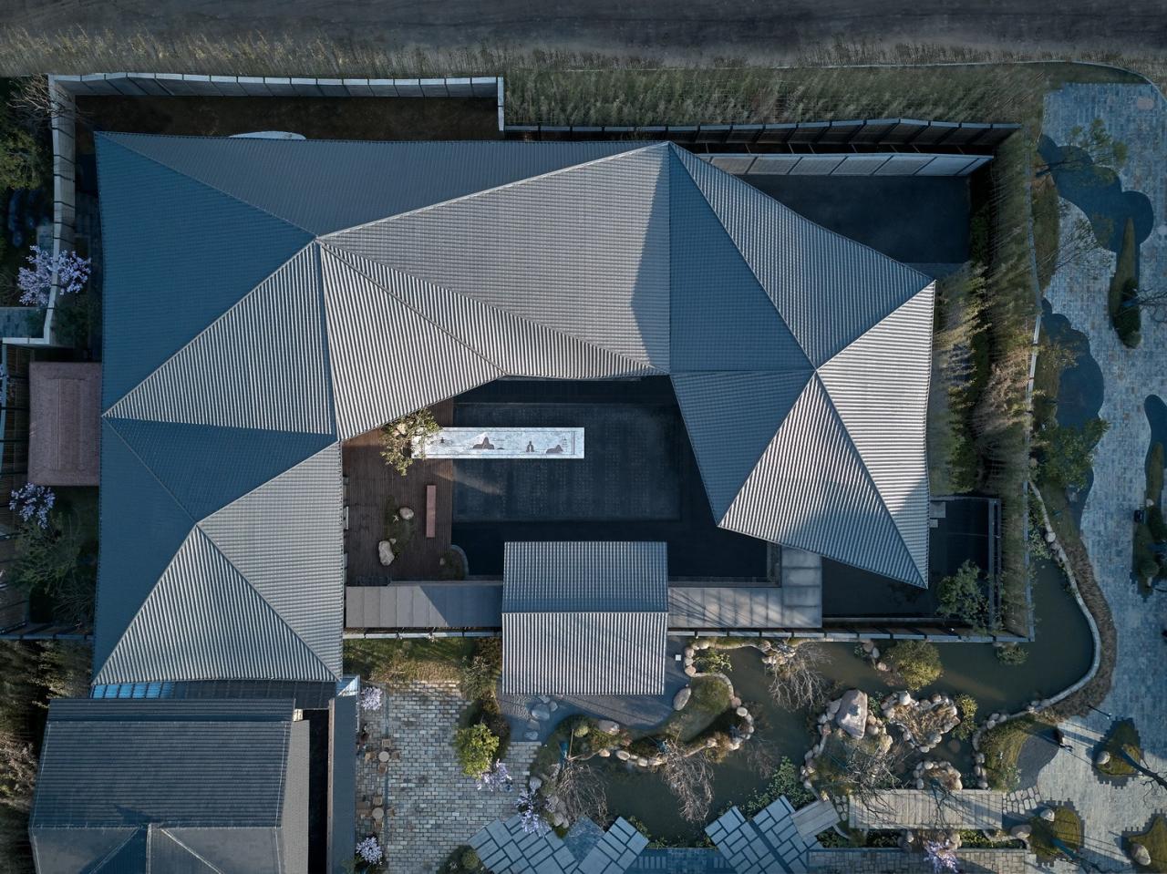 BIM建筑|生活化的轻禅设计: 靖安绿地明镜湾文旅小镇 / UA尤安设计