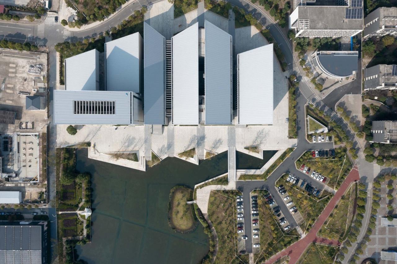 BIM建筑|江西建设职业技术学院图文信息综合楼 / 华南理工大学建筑设计研究院有限公司 陶郅工作室